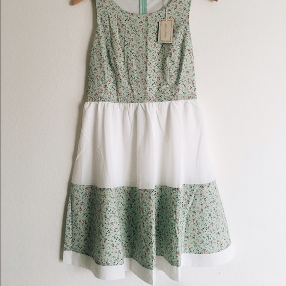 Doe & Rae Summer Dress - Picture 2 of 3